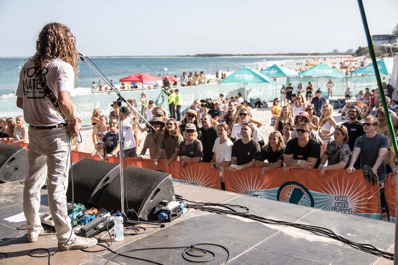 Music & Entertainment